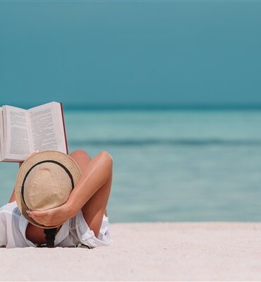 The 10 Best Beach Reads to Add to Your Vacation Reading List